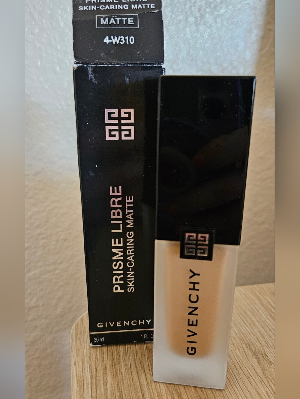 Givenchy Prisme Libre Skin-Caring Matte Foundation — 4-W310